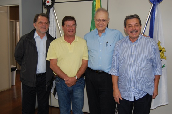 CENTRO COMUNITÁRIO NO CONJUNTO NELSON CAVALLINI