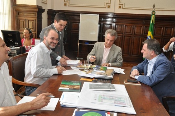 VERBA PARA OBRAS NO TEATRO MUNICIPAL