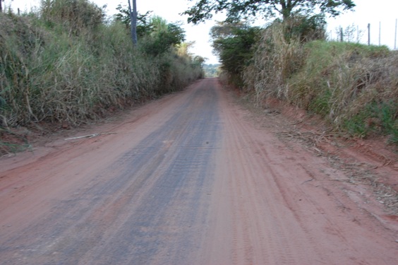 MELHOR CAMINHO RECUPERA ESTRADAS RURAIS