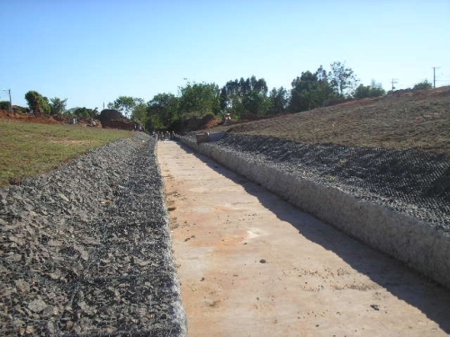 CANALIZAÇÃO DO CÓRREGO CALDEIRAS 