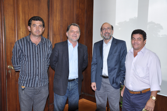 PLATINA RECEBE AMBULÂNCIA VAN 
