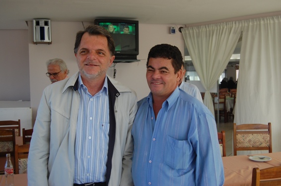 PLATINA  CONQUISTA RETROESCAVADEIRA