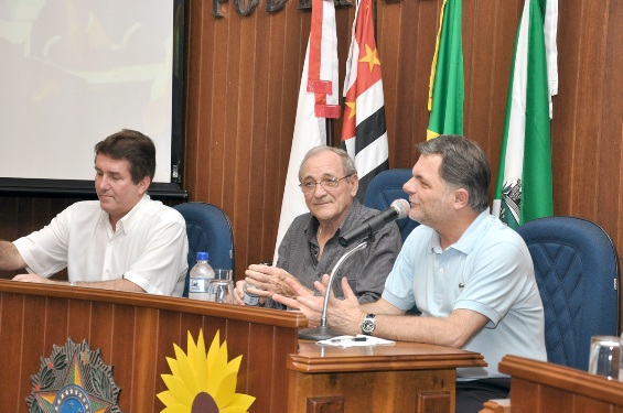 ESPORTE SOCIAL ATENDE 100 CRIANÇAS E JOVENS EM IBIRAREMA
