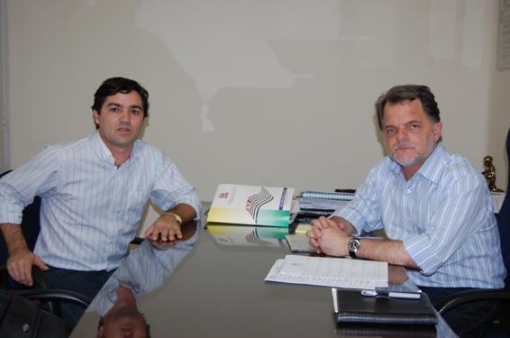 NARANDIBA RECEBE NOVA PÁ-CARREGADEIRA