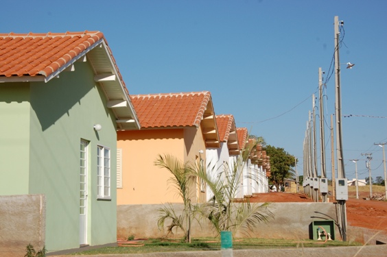 T. PAULISTA:RETOMADA NAS OBRAS DE CASAS POPULARES