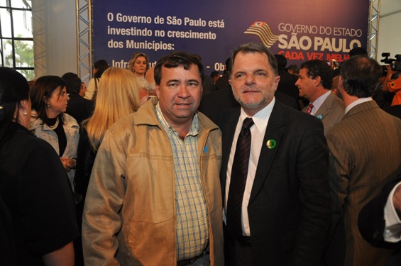VICINAIS: MAIS DE  R$ 8 MILHÕES INVESTIDOS EM SALMOURÃO