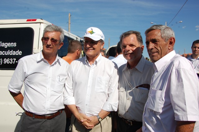 Junqueirópolis: entrega de 219 casas