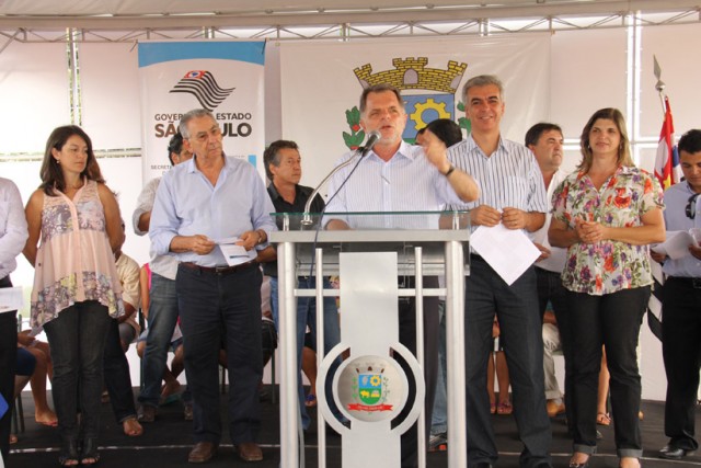 Itororó do Paranapanema: entrega de 32 casas