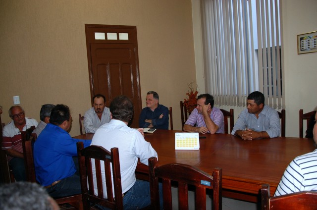 Reunião com prefeitos e Jogos Regionais de O.Cruz