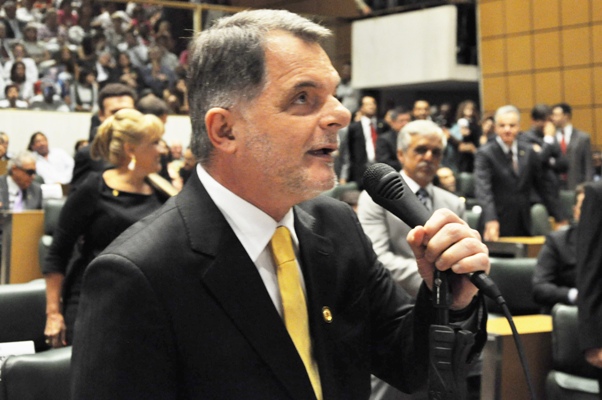 DEPUTADO MAURO BRAGATO ASSUME O OITAVO MANDATO  COM PROPOSTAS DE DESENVOLVIMENTO DOS MUNIC?PIOS