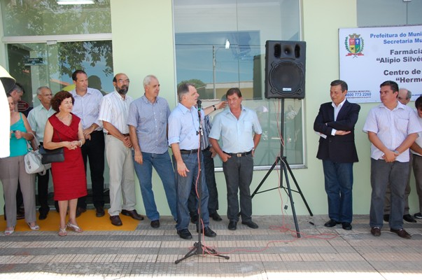 Deputado nas inaugura??es da Sa?de em Osvaldo Cruz