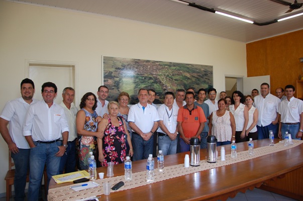 Encontro com prefeito, vereadores e diretores de Junqueir?polis