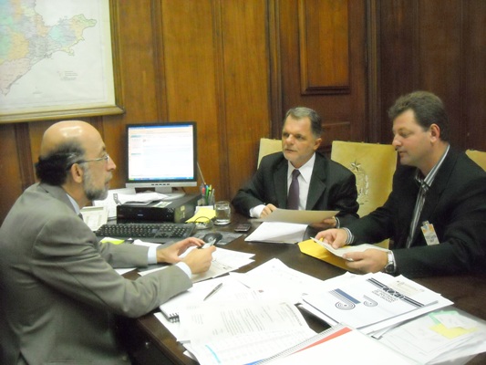 Bragato e prefeitos da Alta Paulista fazem reivindica??es na Casa Civil