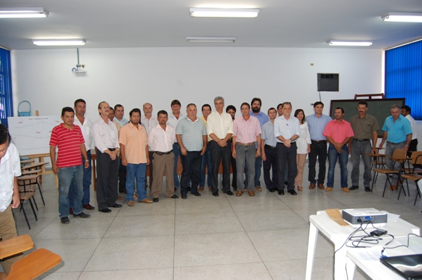 PREFEITOS APRESENTAM SUGEST?ES AO PROJETO DE REFORMA DA SP-425