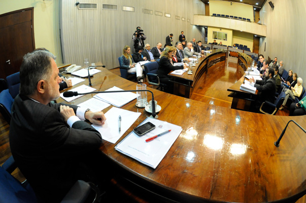 Aprovada na Assembleia Lei de Diretrizes Or?ament?rias 2013