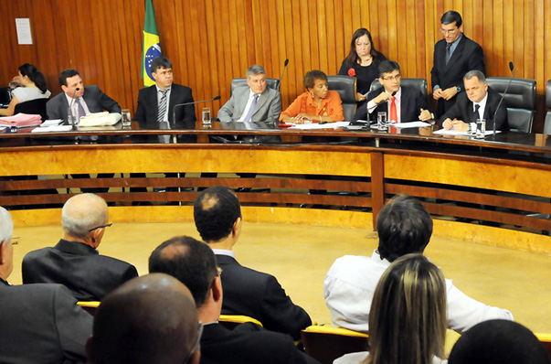 Apoio ?s institui??es municipais de ensino superior