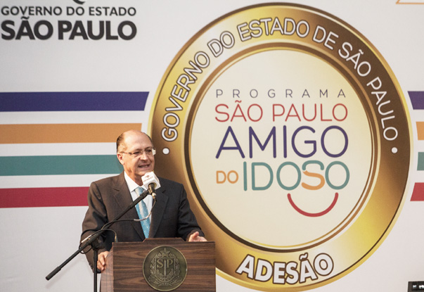 Alckmin anuncia constru??o de equipamentos para idosos