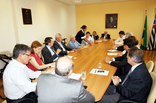 Deputado Bragato reivindica melhorias para a sa?de do Oeste Paulista
