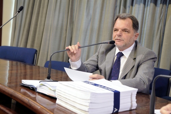 Aprovado projeto de Mauro Bragato que fracilita comunica??o para usu?rios da Sa?de