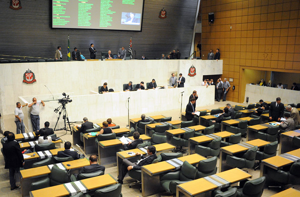 Assembleia aprova Or?amento do Estado de S?o Paulo para 2013