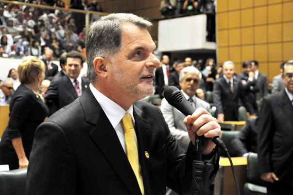 Aprovada incorpora??o de adicionais aos vencimentos dos policiais