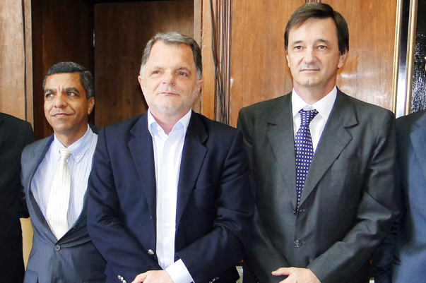 Verba para a sa?de e luta pelo Poupatempo em Adamantina desde janeiro