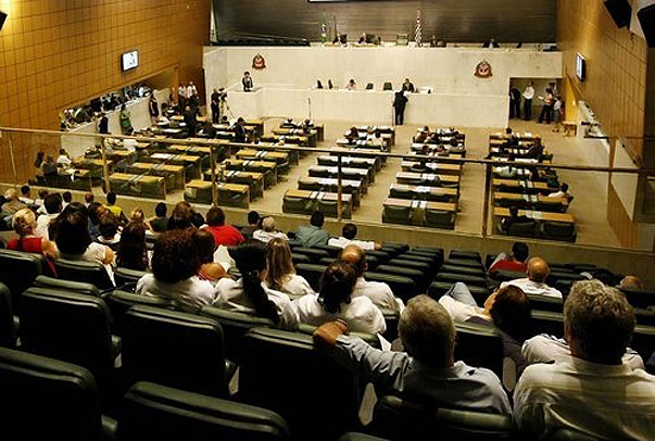 Projeto corrige distor??es em incorpora??o de adicionais para policiais militares