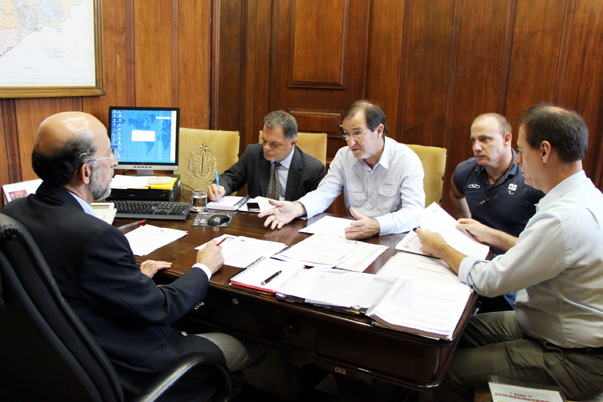 Na Casa Civil, por recursos para a regi?o Oeste do Estado