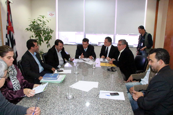 Bragato e prefeitos do Oeste Paulista na Secretaria da Habita??o