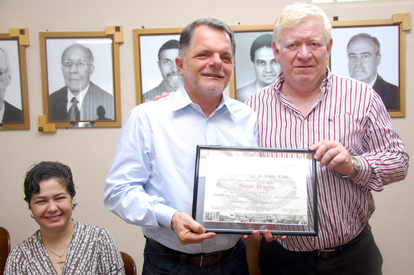 Homenagem da Santa Casa de Tup? ao deputado Mauro Bragato