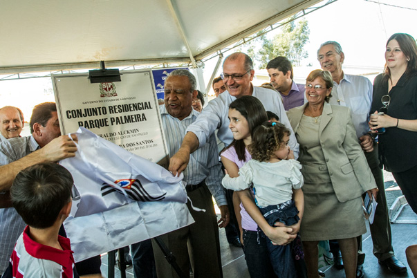 Alckmin entrega 171 casas em Paulic?ia e S?o Jo?o do Pau D?Alho