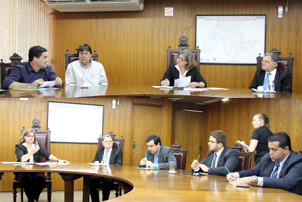 Deputado Bragato na Secretaria da Agricultura, por melhorias rurais