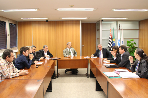 Deputado e prefeitos da regi?o de Prudente: melhorias no saneamento