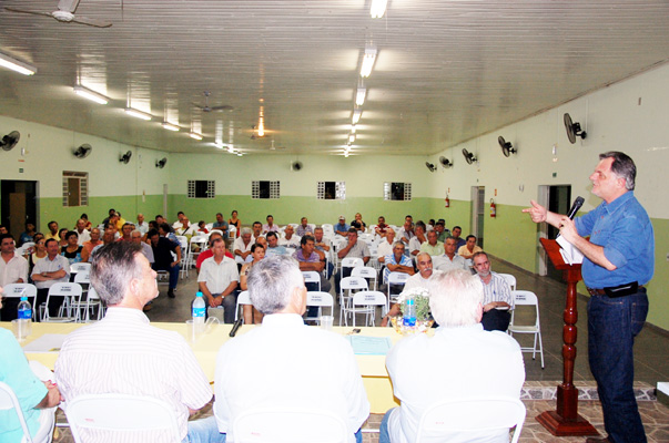 Incentivo ? agricultura em Nova Guataporanga