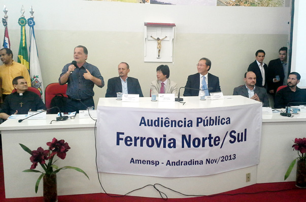 Em Andradina, deputado discute tra?ado da Ferrovia Norte-Sul em S?o Paulo