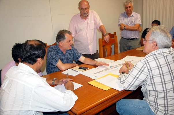 Pavimenta??o de vicinal em Santa Mercedes ser? executada em parceria
