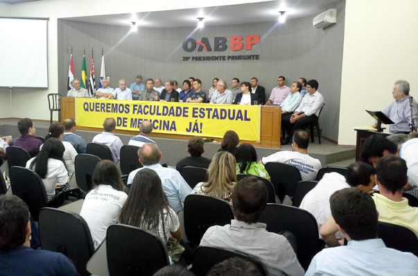 Faculdade de Medicina em Prudente: apoio da sociedade da regi?o