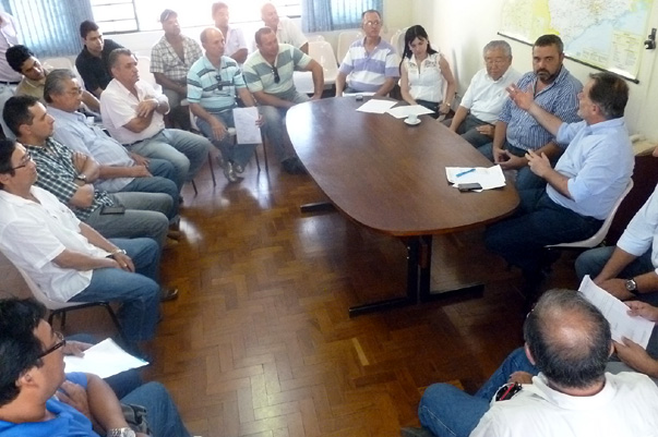 Autoridades e popula??o reivindicam segundo acesso a Machado