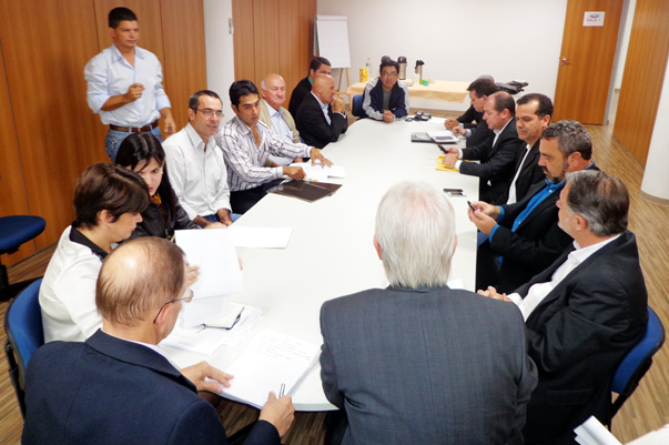 Deputado Bragato e prefeitos fazem reivindica??es na Artesp
