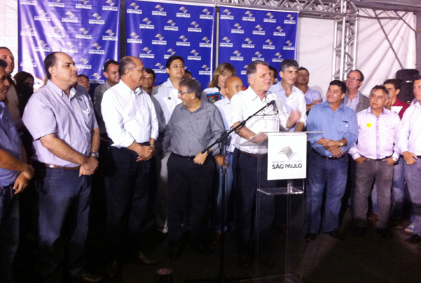 Em Flor?nea, Bragato com governador Alckmin, d?o in?cio a obras em rodovias