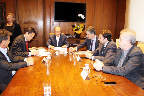Governador assina conv?nio para reforma do Terminal Rodovi?rio de Assis