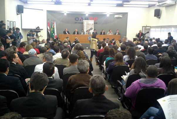 Cidad?os de Prudente e regi?o debatem Or?amento estadual 2015