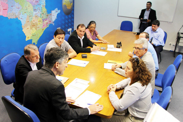 Governo do Estado construir? nova passarela na SP-333, em Tarum?