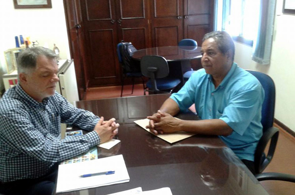 Comiss?o do Iamspe de Prudente visita deputado Bragato