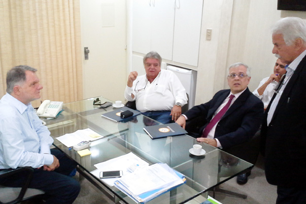 Deputado Bragato recebe institui??es municipais de ensino superior