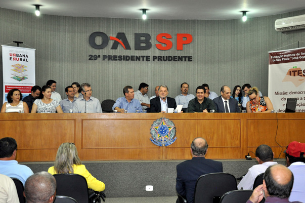 Em Prudente, Frente Parlamentar discute regulariza??o fundi?ria