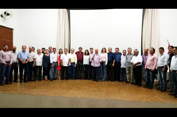 Unipontal mant?m prefeito de Regente Feij? como presidente