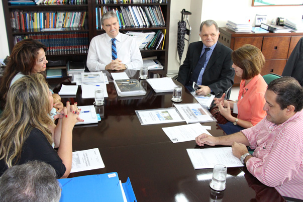 Bragato e prefeita solicitam novo curso para Unesp de Ourinhos