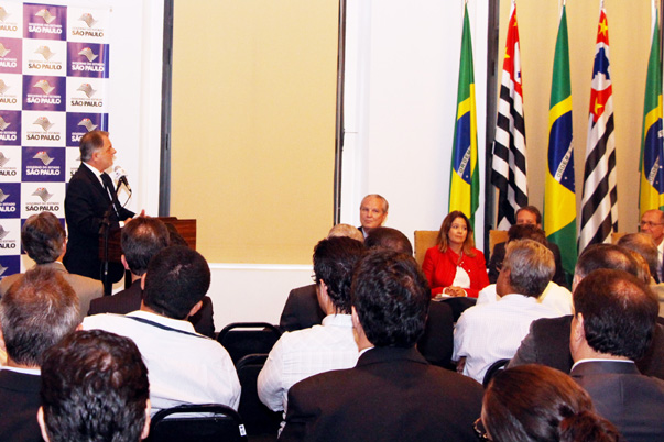 Governador libera R$ 36,8 milh?es em conv?nios com munic?pios e entidades paulistas