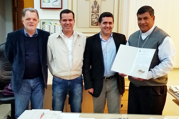 Entrega de t?tulo do Itesp ? Mitra Diocesana de Prudente
